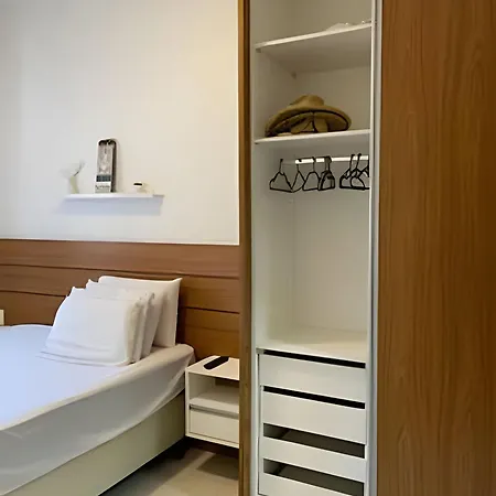 150m da Praia das Toninhas Com Varanda Gourmet-2